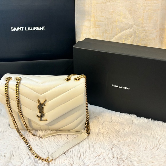Authentic white YSL Lou Lou small bag. - Picture 2 of 6